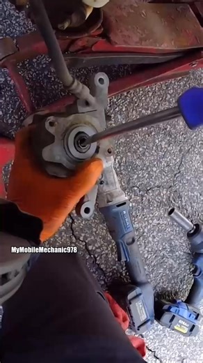 👉Electronic parking brake motor replacement😎🛠️ #MobileMechanic #MyMobileMechanic #BrakeRepair #ParkingBrake #EPB #AutoRepair #MechanicLife #CarRepair | My Mobile Mechanic / Auto Repair & Brake Replacement.