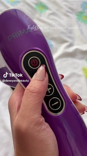 Relax and sculpt your body with the Spa Sciences’s Prima ☁️ This is a home massager that can be used to target and reduce cellulite. It comes with 4 different attachments, 5 modes and 3 speeds to allow for different types of massage and to adjust for different comfort levels. Right out of the box, I noticed the Prima feels very sturdy and not noisy at all. I just plugged it in and turned it on and it started going. After trying the different attachments, I really like it at medium speed, 1st mod