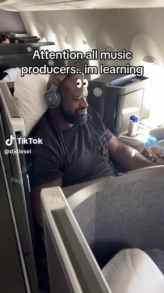 Learning production has made me realize just how talented yall really are damn.. but im learning a lil everyday and im coming for that throne 😈 #musicproducer #producer #ableton #edmtiktok #edmtok