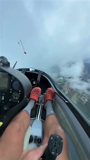 Glider Meets the Storm | Raw Cockpit Perspective