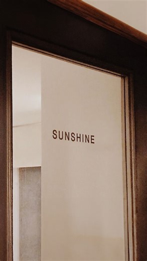 Ryann Murphy on Instagram: "xoxo 💋💄❤️🪞 it’s been a minute, so ask me anything while I get ready!"