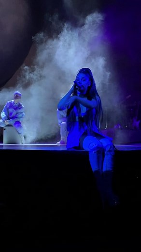 “You guys are too much... chill” 🥺💗 pcd hitting hard rn #sweetenertour #meetmyfam #lastminutexmas #lovemybffbut #sweetener #arianagrande