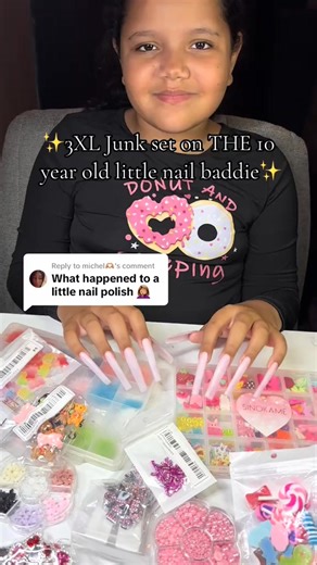 Replying to ITS A POP OFF SET FOR THOSE WHO CANT READ! We dont know what a little nail polish means!! Shes THEEEEE little nail baddie! Put some respect on her name😉🤣🤭 Using lavender lace by | nailedandplayed