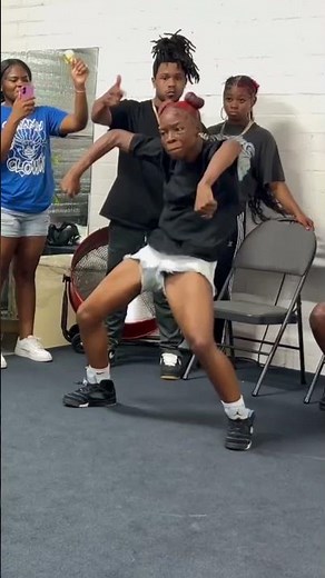 SHE FINNA BACK IT UP AND DUMP IT 💪🏾