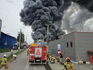 Ogromny pożar w Mińsku Mazowieckim opanowany. Trwa akcja dogaszania ognia