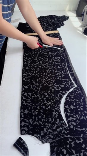 How to Perfectly Cut Floral Burnout Velvet #fashion #cuttinghacks #versatilesewin #shortsfeed