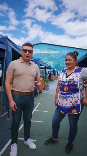 Iván Jácome on Instagram: "🌞🍎 Feria Tierra del Sol – Pimampiro 🌽🥕 En esta ocasión, Alexandra nos cuenta un poco de la historia de la feria Tierra del Sol, cómo está conformada y el trabajo que hay detrás de cada puesto 🤝🌱. Te invito a ver el video completo y conocer más de la gente trabajadora de Pimampiro, personas que día a día sacan adelante a sus familias con esfuerzo y honestidad. Apoyar estas ferias es apoyar la producción local, la economía del cantón y una alimentación más sana 🧑‍