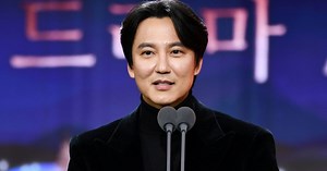 Actor Kim Nam Gil Reveals His "Wife" With A Teasing Speech At The "2024 SBS Drama Awards"