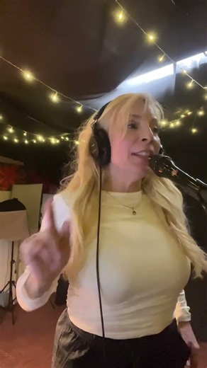 Stu scenes While writing and figure out the song “Back in the Day” a song for freestyle lovers only