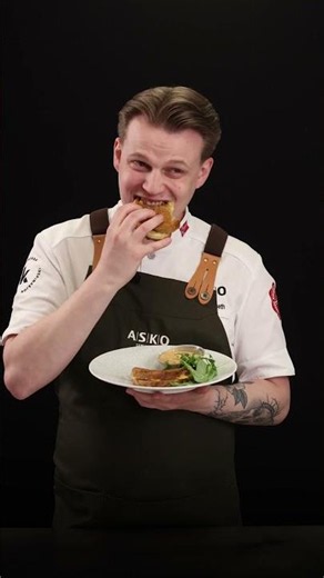 Sindre Hjelmseth, markedskonsulent hos ASKO ØST, lager Grilled Cheese