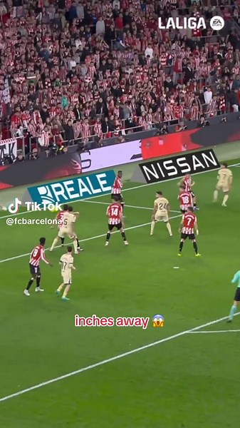 Ferran Torres Attempts a Stunning Backheel at FC Barcelona