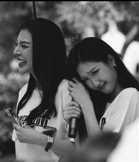 Faye Peraya: O Amor que Transcende Fronteiras