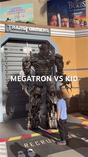 Is Megatron actually NICE to kids? 😱🤖 #transformers #universalstudios #hollywood #megatron