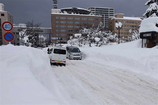 At least 35 dead and almost 400 injured as 6.5 feet of snow hits Japan, with authorities warning of impending avalanches