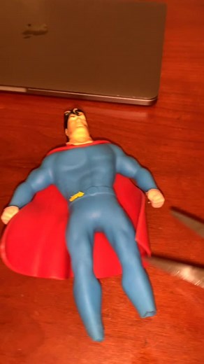 Exploring a Flexible Superman Figurine's Inner Design
