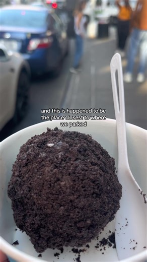 I ended up at the famous tiktoker’s ice cream store 🥴 #fyp #nyc #foodie #foodtiktok #coldstone #icecream #foodreview #xyzbca