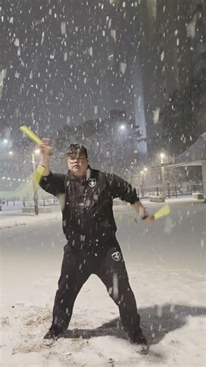 쌍절곤｜최근에 인스타, 스레드 구독자가 엄청 늘었습니다. 아무래도 저는 쌍절곤을 죽을 때까지 해야하는 운명인가봐요. 사는 게 참 신기하죠.