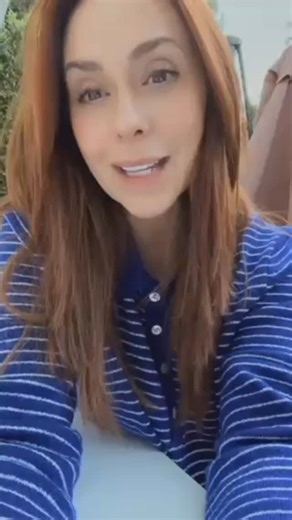 Want to sparkle this season? Well @balsamhill is ready to spread festive vibes. One lucky winner will snag my vintage holiday look, a gorgeous Yukon Spruce tree, and a festive ornament set! Giveaway runs 11/28–12/2 — follow, like, and tag a friend to spread the cheer and enter to win holiday magic! | Jennifer Love Hewitt