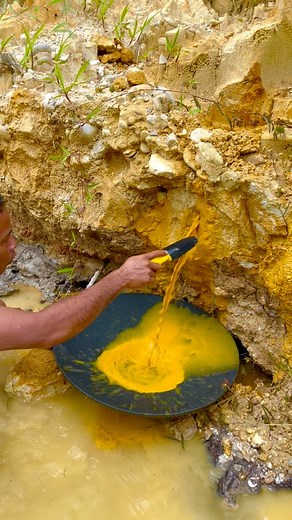374K views · 4.2K reactions | The process of finding gold | finding gold in bedrock fragments | finding gold nuggets worth $2500 | Yundra Gold Hunter | Facebook