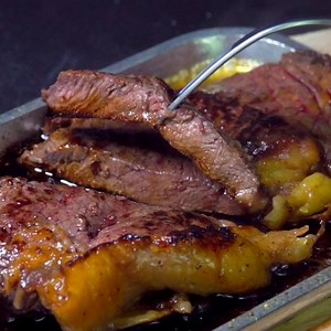 2.5M views · 4.7K reactions | เสือร้องไห้กระทะร้อน...จิ้มแจ่วมะนาวรสเด็ด  เมนูเนื้อดีต่อใจ แซ่บจริงจังงงง....อร่อยมากพูดเลอ    #CChannel #Food #Cooking #ทำอาหาร #สูตรอาหาร #เสือร้องไห้ #เนื้อย่าง | C Channel | Facebook