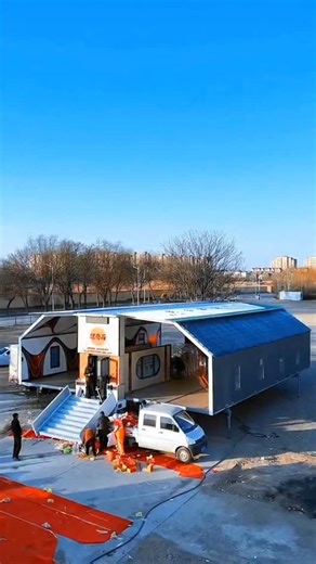 qingyang556 on Instagram: "This is a multi-functional mobile truck container folding and expandable house. This video demonstrates the actual folding process after an event. It is simple and flexible to operate, economical and practical, and suitable for various scenarios such as parties, weddings, dinners, ballrooms, exhibition halls, mobile supermarkets, party trailers, event trailers, mobile gyms, and outdoor camping. It can be used anytime, anywhere, and is durable.#Extension room#Party trai