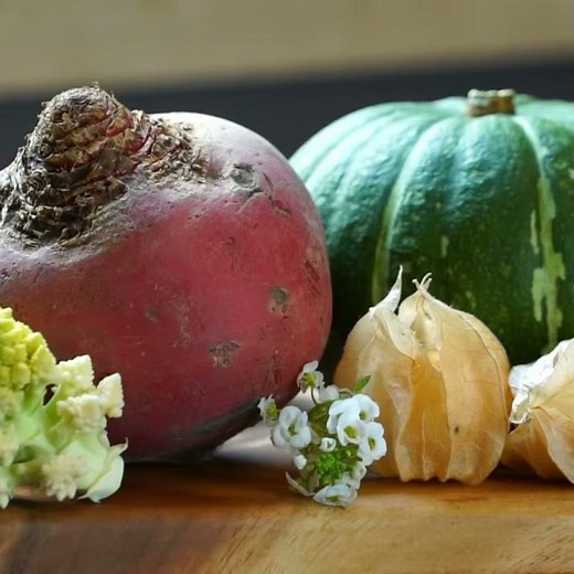 シェフのスペシャリテ【前菜】〜オマールエビのポッシェ・ホタテ貝柱の旬菜仕立て〜