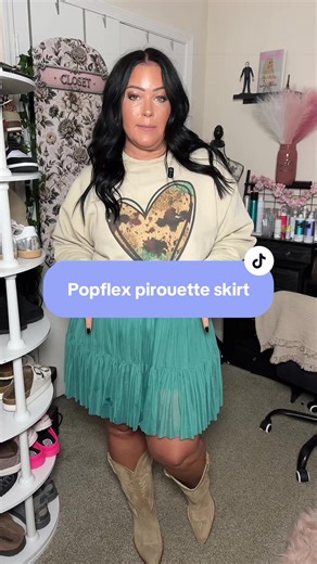 If you love that tennis-core, Pilates princess vibe… this emerald skort is it. It twirls like a skirt but has built-in shorts so you’re covered and comfortable. The waistband smooths everything out and the color is unreal in person. Dress it sporty with sneakers or elevate it with a fitted tank and slides. This is the piece that makes the outfit. @POPFLEX Active #TikTokShopStockUp #TennisSkirt #AthleisureStyle #ActivewearFinds #SpringOutfit