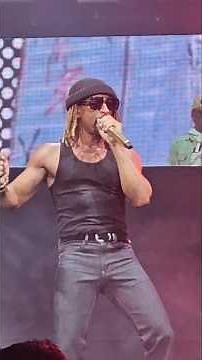 Lil Jon and Sean Paul "Snap Yo Fingers (LIVE)" at 96.1 The Beats Jingle Ball in Atlanta Dec 2025