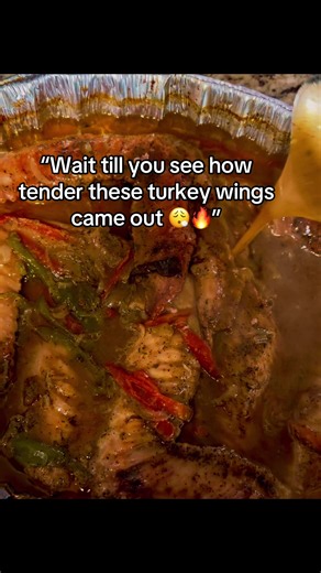 Delicious Smothered Turkey Wings Recipe for Sunday Dinner
