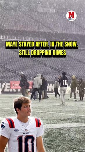 Drake Maye came back out AFTER the game… snow falling… and just started throwing dots to family memb💕 🥶🎯 #NFL #patriots #nflplayoffs #maye | Marca in English