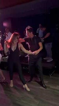 El momento en que LA se enamoró de este baile 💃 #salsa #bachata #losangeles #viral #danceviral