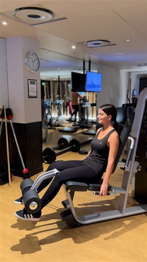 Aquatonic Paris Val d’Europe on Instagram: "S’abonner, c’est aussi une bonne excuse pour se retrouver 🤍 On rejoint une copine, un membre de sa famille, on partage un cours 💦 À deux, on vient plus facilement, on se motive davantage. Et semaine après semaine, ça devient une habitude qui fait du bien ✨ #Aquatonic #SeRetrouver #SportÀDeux #BienÊtre #HabitudesSaines"