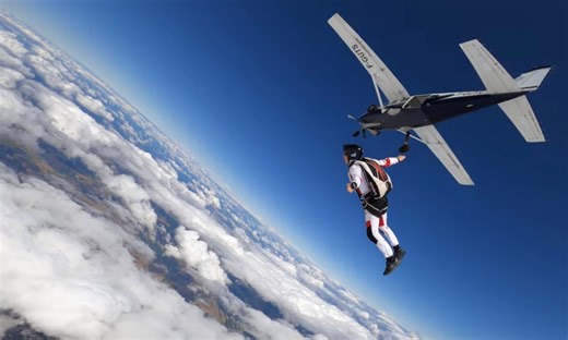 Top Wingsuit Skydiver Dies in Mont Blanc Jump