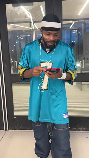 652K views · 10K reactions | Time Traveler shows how to fix scratched CD’s  | Time Traveler from 2005 | Facebook