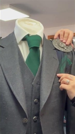 How To Wear A Fly Plaid | Kilt Outfit #kilt #flyplaid #howtowearakilt