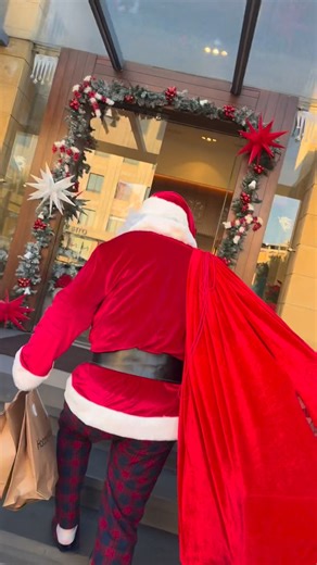 Kids Yard | ‎When dreams come ture , Santa’s house experience @thekidsyard 🎅🎄 🎄Directed by @joe_j.s 🎄Acting @alaa_fakihh ‏🎄santa’s Outfit by...‎ | Instagram