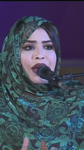 أخاف أن تمطر الدنيا ولستِ معي، ذ هو أنا ف_لبراكنه، ومرودنَ اعلي اسحاب يفكنا من خوفنا. | Vadel Ahmed El Hadj