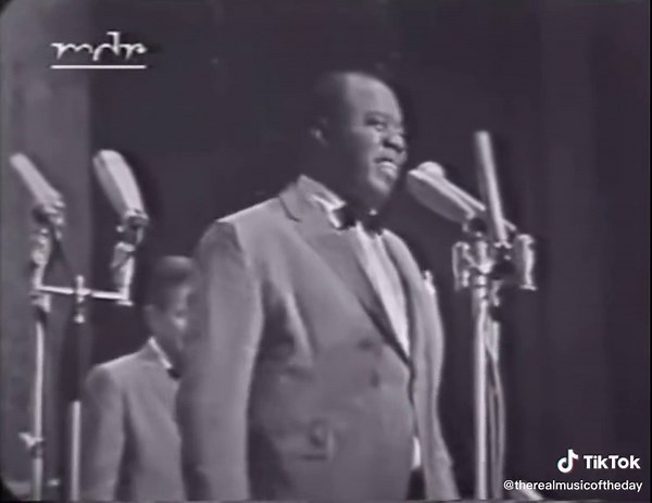 Louis Armstrong Hello Dolly Live Performance