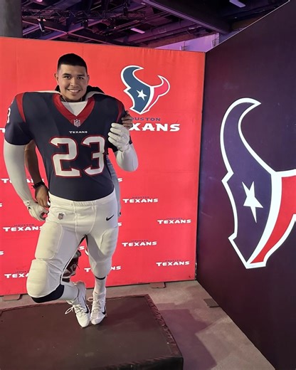 9.5K views · 1K reactions | Uvalde Strong forever 李 The documentary “21: Loyal and True” is now streaming on ESPN+ | Houston Texans | Facebook