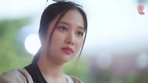 VIETSUB | GAP THE SERIES EP.4 CUT “LÀ RUNG ĐỘNG ĐÓ!!!” Má ơi sao cái tập này nó đáng iu dữ dzị 🥹. Chị sếp vừa cute vừa tsundere =)))))). Khun Sam thích Mon không hề lồ lộ ra mặt luôn nha trời. Khéo chọn đồ quá, thấy người ta chọn đồ cái mình vô tình chọn y như đồ đôi với nhau dậy thui chứ hông hề có ý gì nha. Xong nghe con nhỏ muốn theo đuổi cái tủm tỉm cười. Mẹ sếp mỏ hỗn tập đầu tiên đâu? Dậy gáy đi sao không gáy =))))))). Condi tình iu nó quật dô người nó lạ lắm 😌. Mà hai đứa này tính ra ch