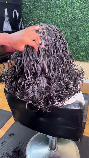 Short French curl >> #shortfrenchcurlbraids #shortfrenchcurlbraids #bohofrenchcurls #frenchcurlbraidsatl