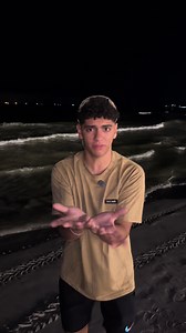 ‏عروسه الجنه في البحر😱😳😂