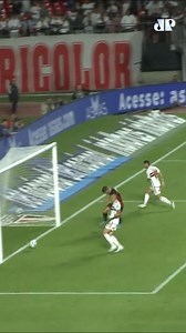 #SãoPaulo 1x0 #Sport | GOOOOOOOLLL DO TRICOLOR! 🇾🇪 MICHEL ARAÚJO! Após linda bola do Luciano, Michel Araújo faz jogada ABSURDA e abre o placar no Morumbi com uma cavadinha! Agora, o São Paulo vence por 3 a 0 no agregado! Veja o lance pelas lentes da Jovem Pan Esportes! 👉 Siga a @jovempanesportes #Tricolor #Leão #CopaDoBrasil | Jovem Pan Esportes