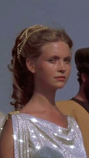 vibeyvidzz on Instagram: "Judi Bowker in Clash of the Titans (1981) #judibowker #clashofthetitans #edit #clashofthetitans1981 #aesthetic #glam #glamour #mythology #vibeyvidzz #80sfilm #action #costumedesign"