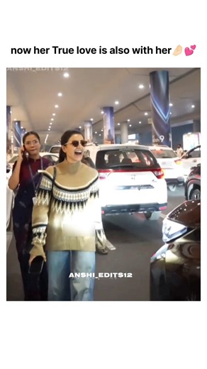 Samantha was always seen alone at the airport but #samantha #rajnidimoru #edit #shorts