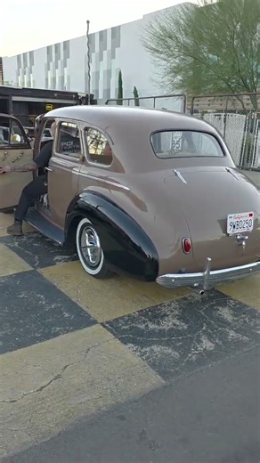 1940 chevrolet special deluxe, 216, fentons split manifold, straight pipes all way back to chrome