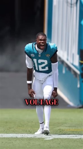 Chase Jackson: High Performance Expert on Instagram: "Momentum isn’t hype. It’s not confidence. It’s not “vibes.” Momentum is a biological state, a cascade where your nervous system predicts success, your body follows through faster, and every rep feels lighter, sharper, inevitable. The world’s best don’t wait for momentum to show up. They manufacture it. One decisive action creates a chemical shift. That shift creates speed. Speed creates certainty. Certainty compounds into dominance. This is w