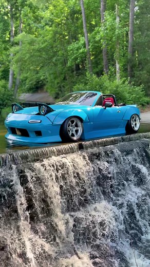 Mazda Miata MX-5 NA Driving on Water 🏄‍♂️