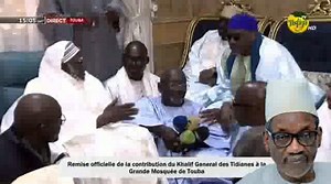 Très beau témoignage de Cheikh Mountakha Mbacké à l’endroit de Serigne Maodo Sy Dabakh Serigne Mountakha à Serigne Mansour Dabakh « N’oubliez pas de transmettre mes remerciements et salutations à Serigne Maodo Sy Dabakh. Il est la première personne avec laquelle je me suis familiarisé au sein de la famille de Cheikh Seydil Hadji Malick Sy. Lors du décès de mon père (en 1966), Serigne Bassirou Mbacké, Serigne Maodo avait quitté Le Caire, en Égypte, pour venir ici me présenter ses condoléances. Je