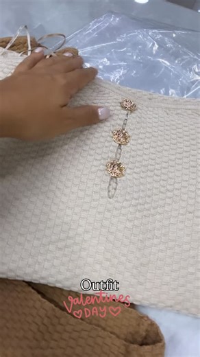 Vestidos• Faldas• Short• Enterizos•Body suit• bolsos• Zapatos on Instagram: "Colecciones nuevas cada semana Los diseños más 😍 están en @splendor_color"